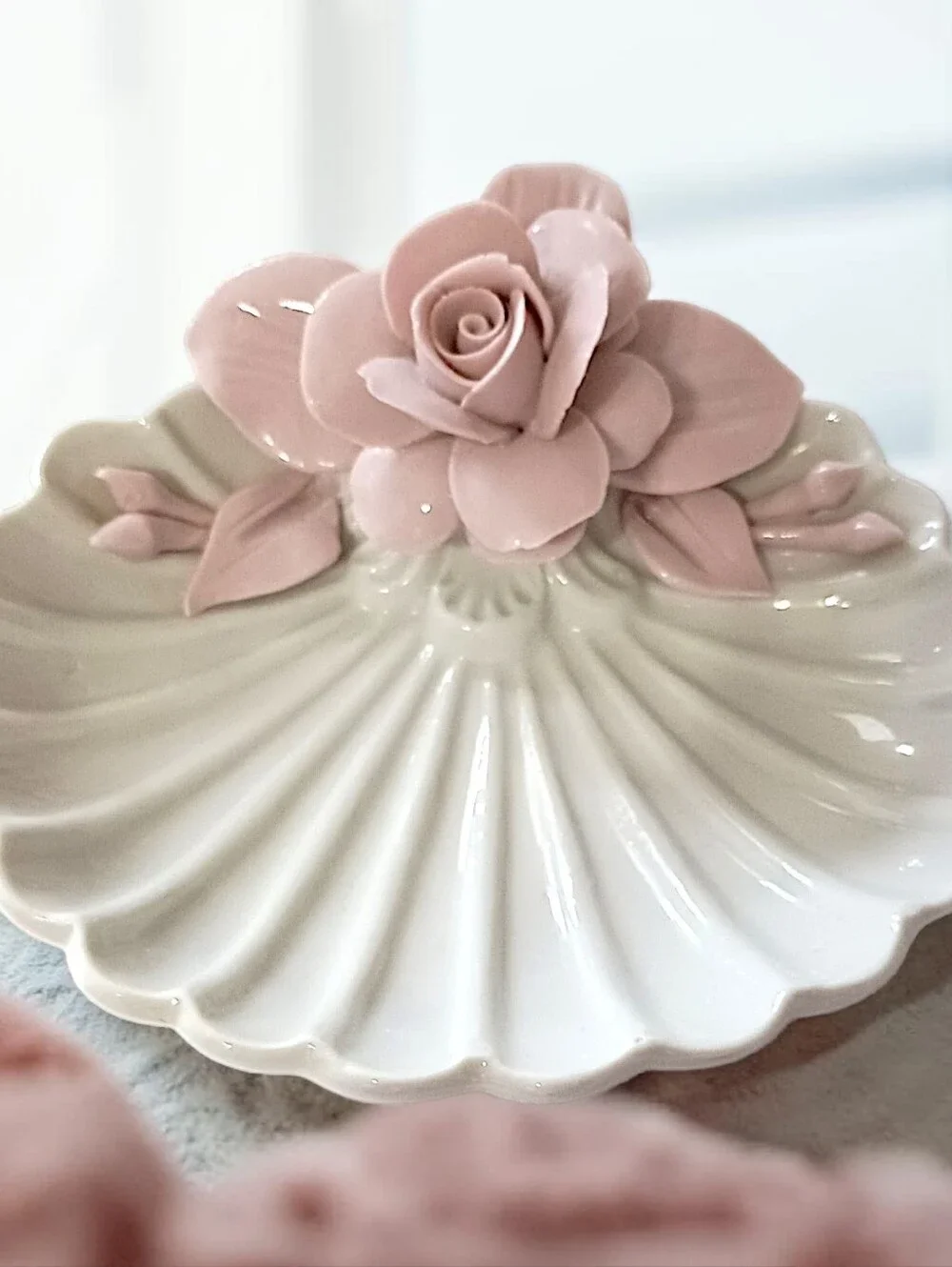 Applied Rose Seashell Candy Trinket Soap Dish Porcelain‎ Shabby Decor Victorian